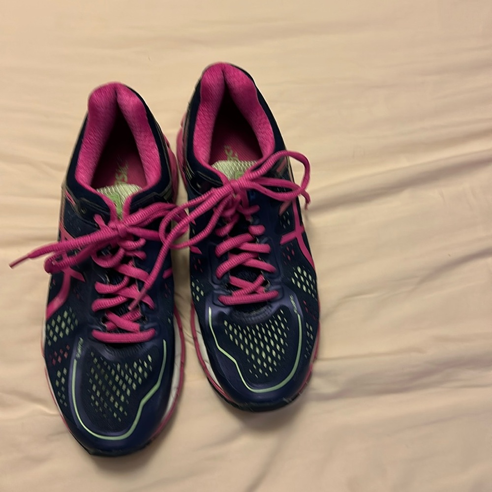 Women’s ASICS gel Kayano 22 size 8.5